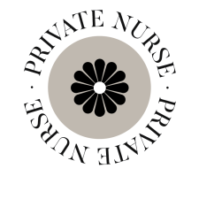 Private Nurse logo med tagline (Hvid)
